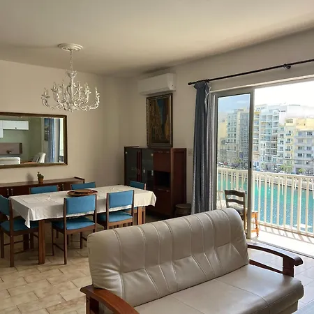 Homestay S2 Single Room, Shared Bathroom Saint Julian's