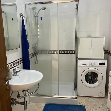 Homestay S2 Single Room, Shared Bathroom *