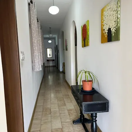 Homestay S2 Single Room, Shared Bathroom