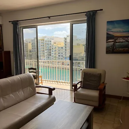 S2 Single Room, Shared Bathroom